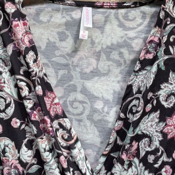 Take 50% OFF- Xhilaration FloralMini Dress Deep V-Neck, Elastic Waist, Size-M - Picture 2 of 4